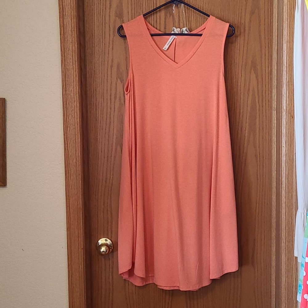Dress - Picture 2 of 4